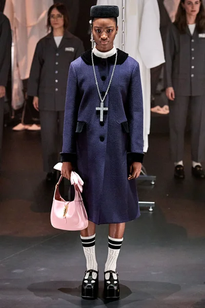 Look 8